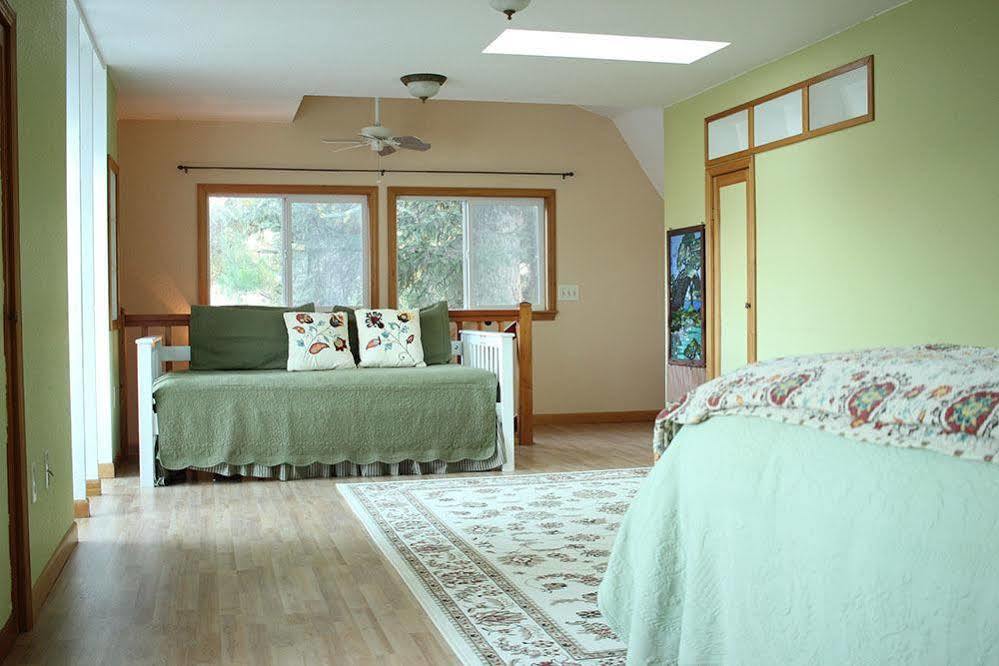 The Historic Requa Inn Klamath Buitenkant foto